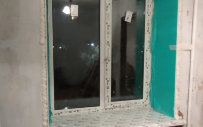 Два окна и балконный блок